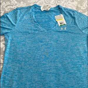 Under Armour women’s long sleeve v-neck